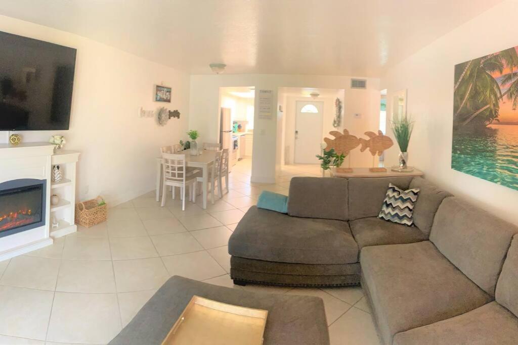Bright And Beachy 2Bed 1Bath Home - Unit 210 Cocoa Beach Exteriör bild
